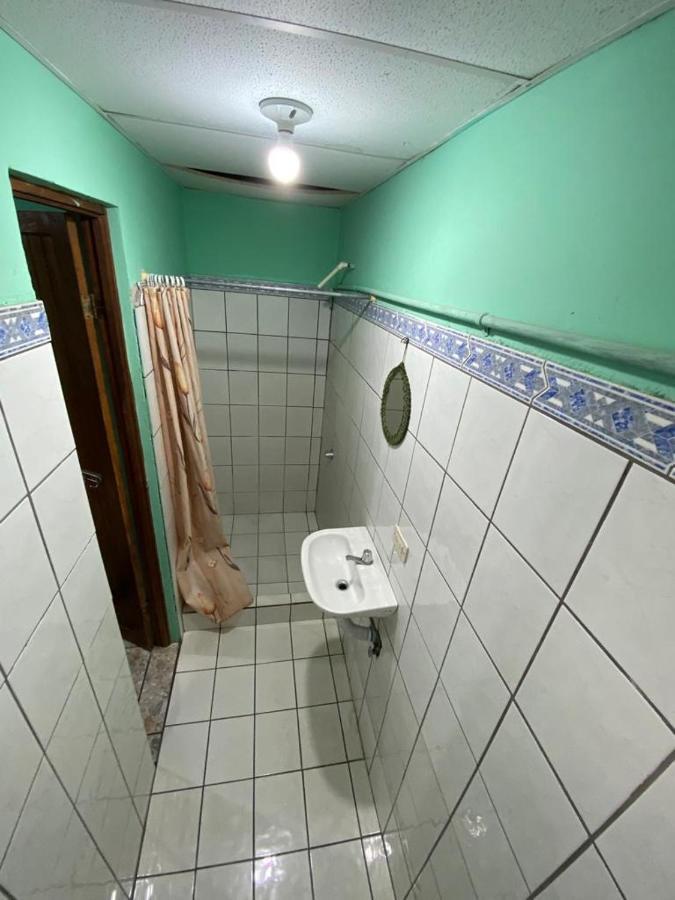 Hospedaje Catalinass Либерия Стая снимка