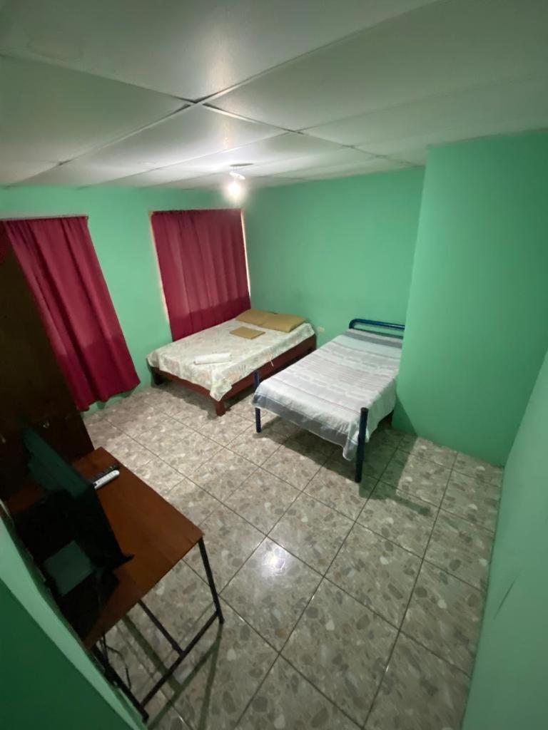 Hospedaje Catalinass Либерия Стая снимка